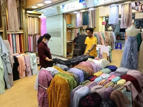 Menkop Teten Akui Regulasi Belum Bisa Lindungi Industri Tekstil dari Serbuan Produk Impor