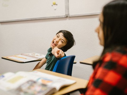 8 Cara yang Bisa Diajarkan pada Anak untuk Melindungi Diri dari Bullying