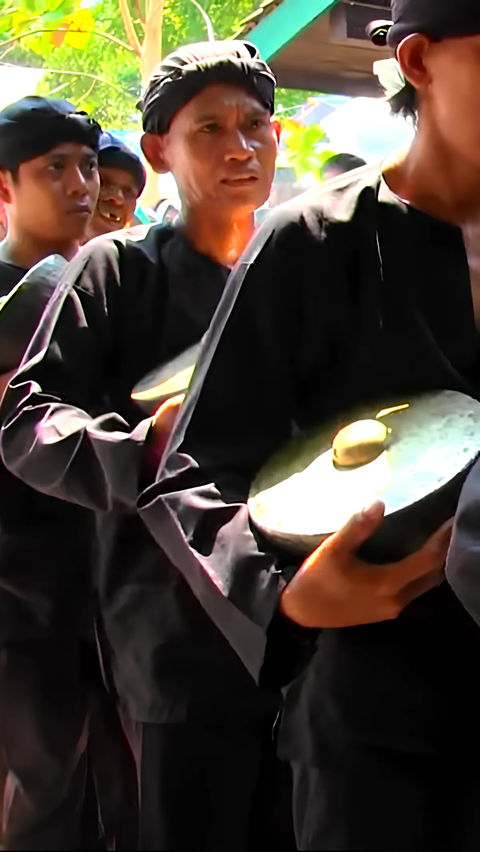 Fakta Unik Siraman Gong Sekaten, Prosesi Memandikan Gamelan Berusia 600 Tahun di Keraton Kanoman Cirebon