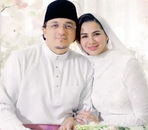Portrait of Fiza Halim, a Singer Accused of Having an Affair with Engku Emran, Admits Not Knowing Each Other!