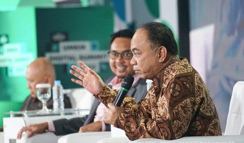 Menteri Kementerian Komunikasi dan Informatika (Menkominfo) Budi Arie Setiadi menyatakan tengah menyusun Pedoman Etika pemanfaatan AI di Indonesia.