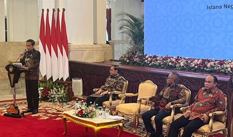 Menurut Jokowi, pemerintah juga kerap mendapatkan kritikan pedas, bahkan sampai di luar konteks dan tidak jelas tujuannya.<br>