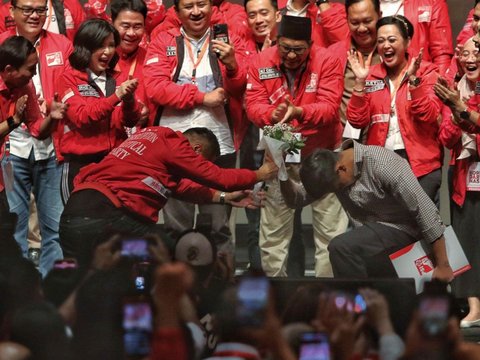 FOTO: Ekspresi Semringah Kaesang Pangarep Dipilih Jadi Ketua Umum PSI Menggantikan Giring hingga Sampaikan Pidato Politik Pertama Kalinya
