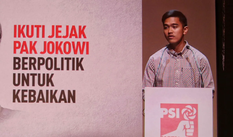 Cak Imin enggan menilai apakah langkah Kaesang merupakan cara melanggengkan dinasti politik Jokowi. 
