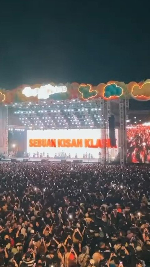 Bak Lautan Manusia, Konser Sheila On 7 Bius Penggemar Hingga Capres Ikut Nonton