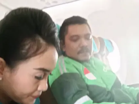 Viral Ojol Serves Orders on Medan-Yogyakarta Flight, Turns Out Not Your Ordinary Driver, Here are the Facts
