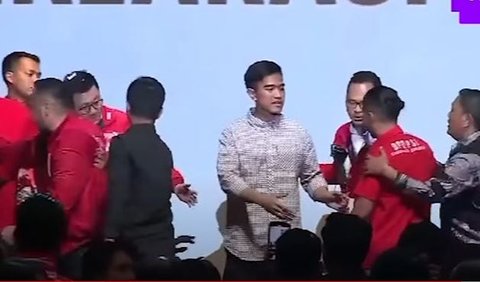 Gelora semangat dirasakan oleh seluruh Kader PSI tatkala Kaesang memberikan arahan hingga motivasi ke seluruh anggota partai dalam menyongsong Pemilu 2024 nanti.