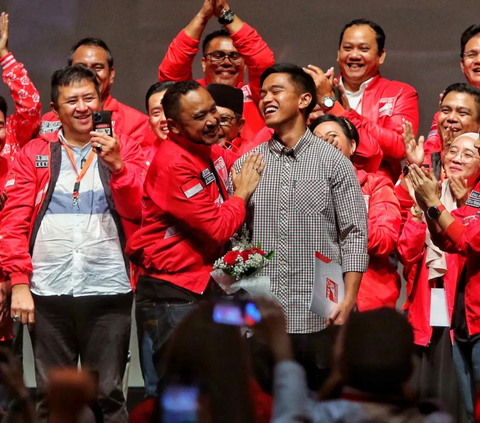 Kaesang Jadi Rebutan Kader PSI Ada yang Main Peluk, Paspampres & Bro Giring Bergerak