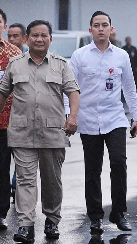 Momen Menhan Prabowo Dicegat Ajudan Ganteng, Ditegur soal Kerapian Rambut Langsung Lakukan Ini