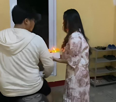 So Sad! The Girl Exhausted Preparing a Birthday Surprise for Her Boyfriend, the Cake Was Thrown Away