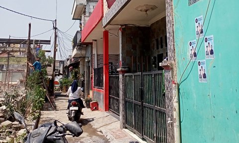 Kesaksian Warga Duren Sawit, Ada Tembok 10 Meter Bekas Pabrik Roboh Timpa Rumah & Motor