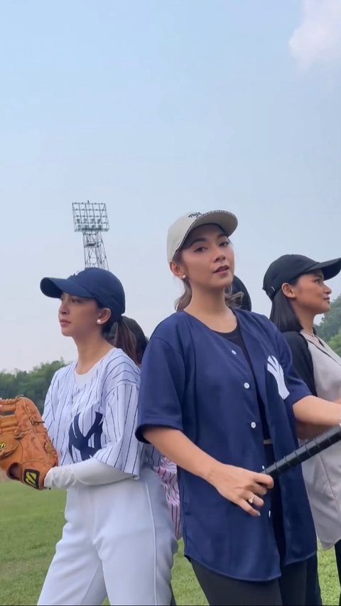 5 Momen Para Pemain Wanita Takdir Cinta yang Kupilih Main Baseball, Girl Power