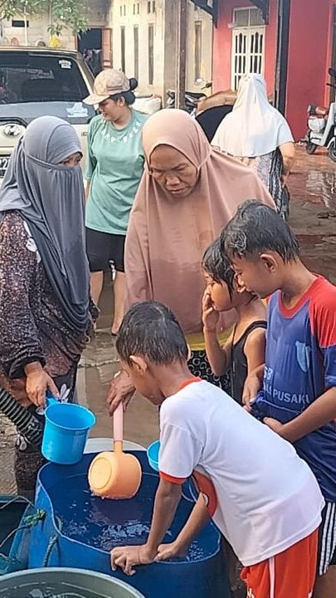 Warga Bojongsari Depok Berhari-hari Tidak Mandi akibat Kekeringan, Sumur hanya Mengeluarkan Lumpur