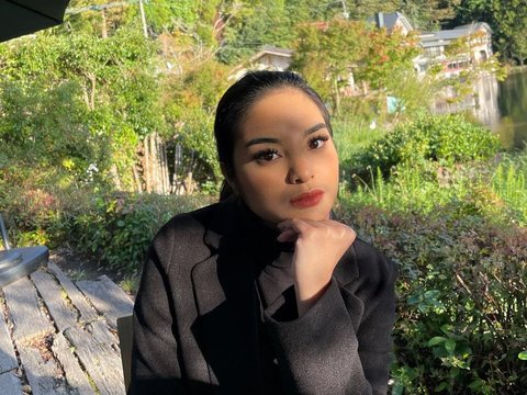Just Graduated from College, Here are 8 Portraits of Syandria Kameron, the Great-Grandchild of President Soekarno who is Really in Love with Culture