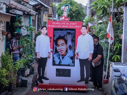 FOTO: Aksi Keluarga Jokowi di Atas Podium Partai Politik