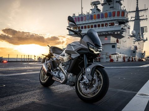 Perkenalkan Moge Moto Guzzi V100 Mandello Aviazione Naval, Apa Saja Canggihnya?