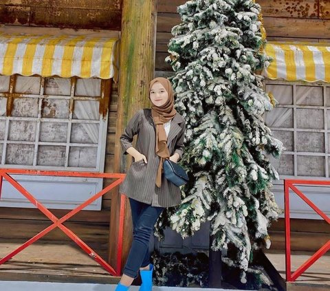 Dimas Ahmad Unggah Foto Bareng dengan Dania Aulia Wanita yang Viralkan Waktu Jualan Bakso Jadi Sorotan, Netizen 'Cocok'