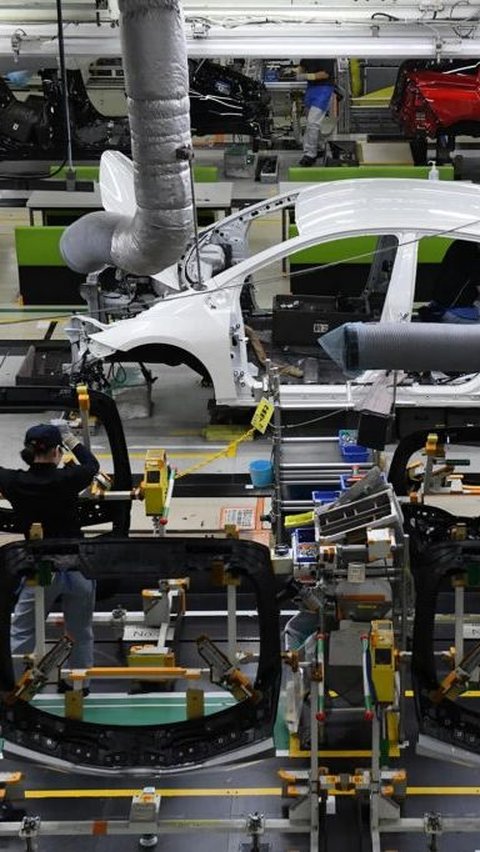 Perang EV Makin Nyata: Toyota Tambah Produksi 3 Kali Lipat