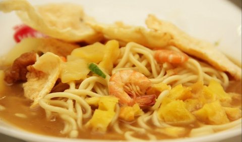 <b>Mie Kuning dan Kuah Lezat</b>