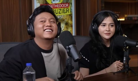 Denny Caknan menambahkan ingin Bella Bonita mengurus anak sendiri agar tidak mengikutinya lagi setiap manggung.<br>