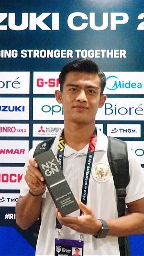 Arhan debut bersama Timnas Indonesia pada Piala AFF 2021. Bahkan ia mendapatkan penghargaan sebagai pemain muda terbaik.