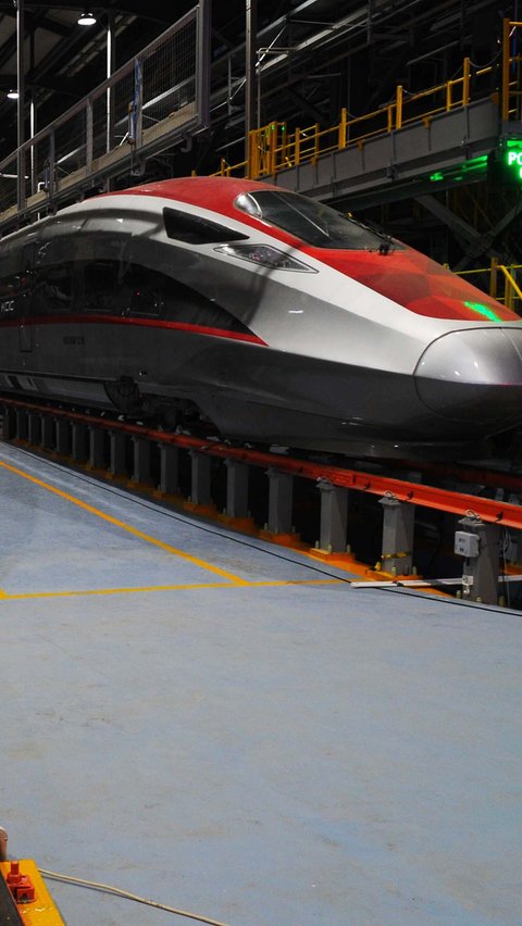 Penampakan Kereta Super Cepat China Tembus 600 km/jam, 'Baru juga Duduk Sudah Sampai' <br>