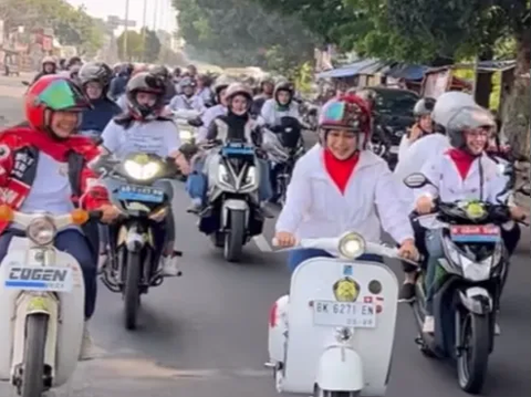 This Minister Turns Out to Still Have a Vespa Inherited from Soekarno's Wife