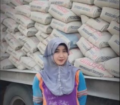 Still Remember Nur Aini, the Beautiful Girl Who Went Viral as a Cement Carrier? Now, the News about Her is Surprising!