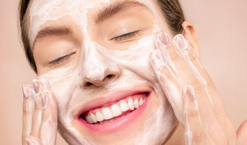 Use a Facial Wash that has Foam