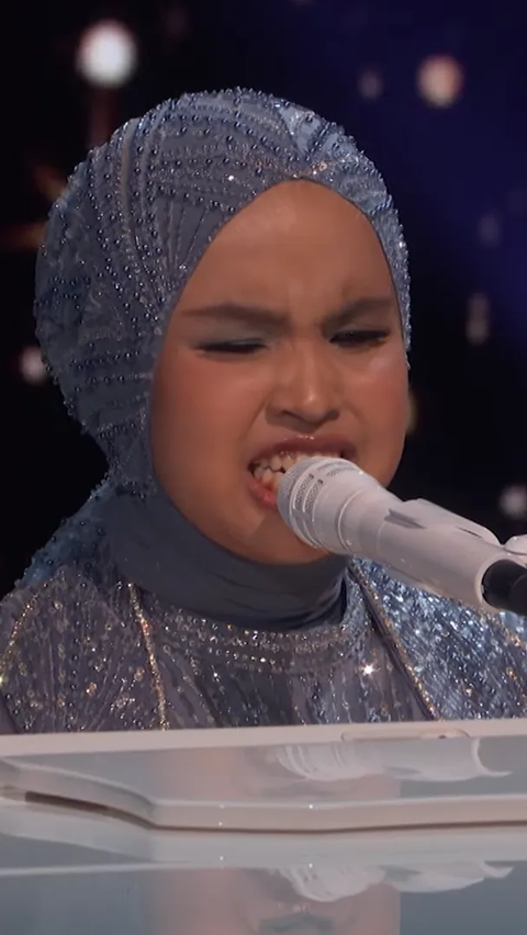 Stunning Appearance in the America's Got Talent 2023 Final, Princess Ariani Embraced by Simon Cowell