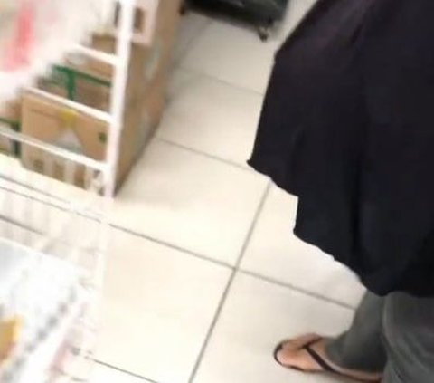 Aksi Wanita Ketahuan Mencuri Makanan Kucing di Minimarket Ini Viral, Disuruh Bayar 10 Kali Lipat