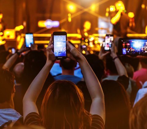 Spirit of Recording Concert, Appearance of This Woman's Mobile Screen Makes It Touching