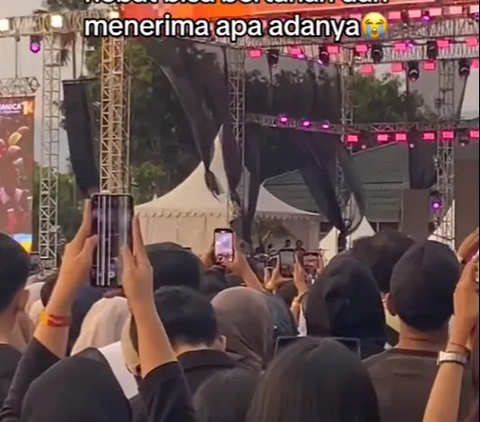 Spirit of Recording Concert, Appearance of This Woman's Mobile Screen Makes It Touching