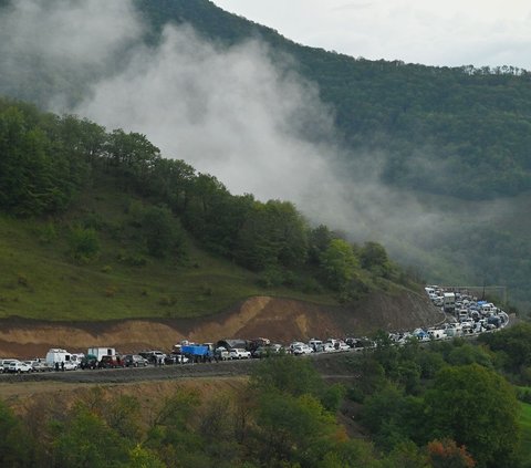 FOTO: Kepanikan Warga Armenia Bondong-Bondong Meninggalkan Wilayah Nagorno-Karabakh Usai Direbut Azerbaijan