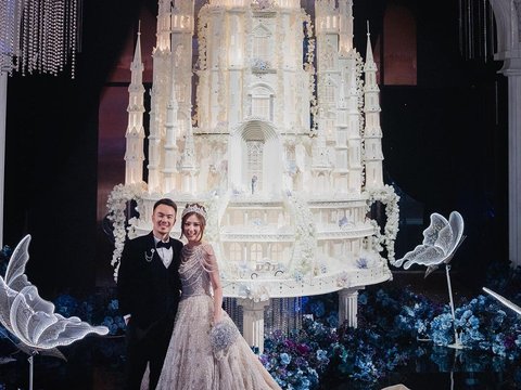 Viral Portraits of Miss Indonesia's Lavish Wedding Resembling a Fairytale Palace