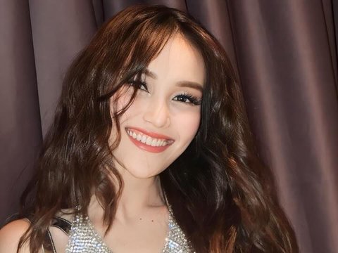 Appearing All Silver, Ayu Ting Ting is Praised as the Local Version of Jisoo