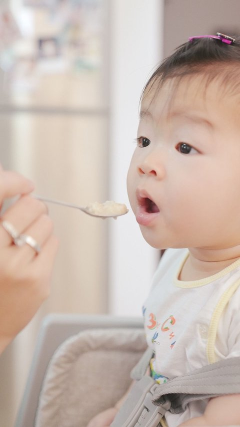 GTM atau Gerakan Tutup Mulut adalah istilah yang digunakan saat anak enggan membuka mulut pada waktu disuapi makanan. GTM menjadi momok bagi sebagian besar orang tua sebab GTM adalah tanda anak yang susah makan.