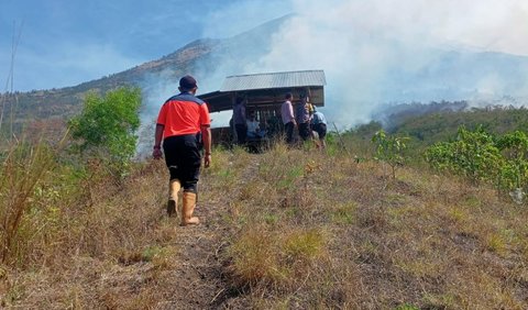 Ia menyebutkan, api sudah tidak terlihat berkobar, tetapi asapnya masih tebal.