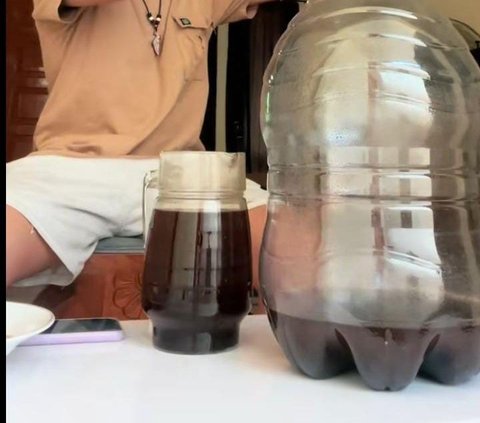 Viral Pria Minum Kopi Segalon, Ini Dampaknya Bagi Kesehatan