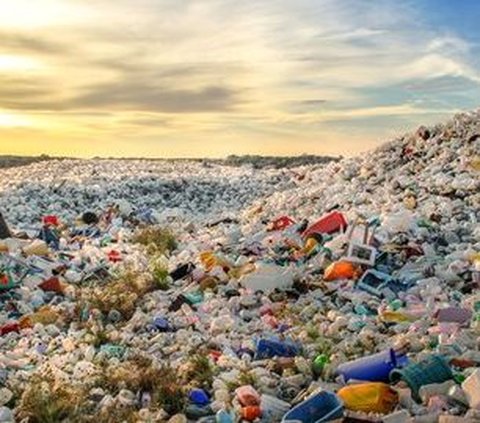 Top, Kakek Lulusan SD Asal Blitar Ciptakan Bahan Bakar dari Limbah Sampah Plastik