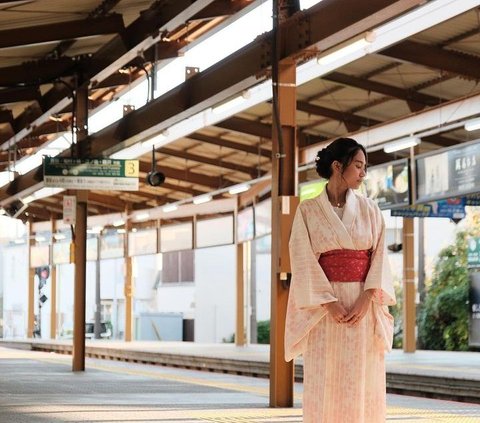 Potret Cantik Azizah Salsha Pakai Kimono, Pratama Arhan Komennya Bikin Baper 'Prettiest'