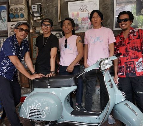 Program kolaborasi skuter dan motor listrik antara Elders dan Slank ini untuk membantu program konversi motor listrik pemerintah, sekaligus menduku gaya hidup ramah lingkungan. <br>Bagaimana tertarik?