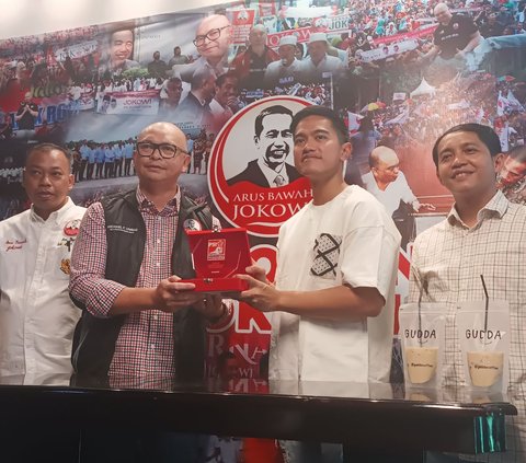 Kaesang Ngopi Bareng Relawan Jokowi: Tapi Pisang Gorengnya Bukan Punya Saya Pak