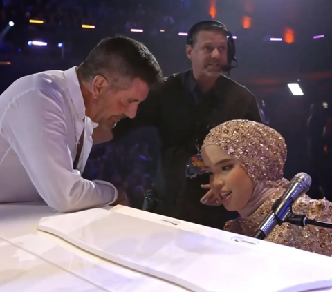 Begini Reaksi Simon Cowell saat Putri Ariani Juara ke-4 di Final AGT 2023