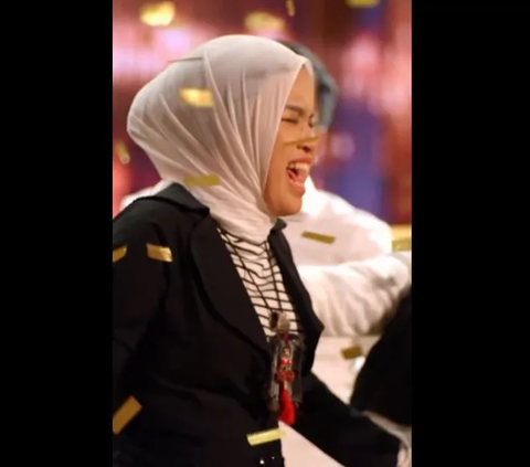 Perlu diketahui, Golden Buzzer adalah bel emas, yang mana tombol bel yang diberikan oleh para juri itu adalah mereka yang patut lolos langsung menuju babak pertunjukan langsung.