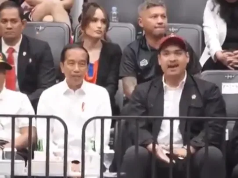 Viral Video of Minister of Youth and Sports Dito Enjoying Singing and Dancing Alongside Jokowi, Suddenly Shy When Glared at by Presidential Security Detail