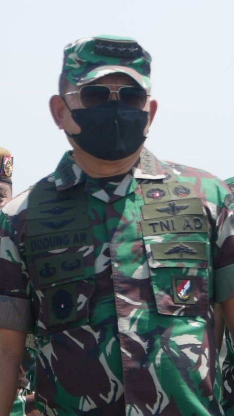 Jenderal TNI Saksikan Prajurit Bombardir Dua Pesawat Musuh