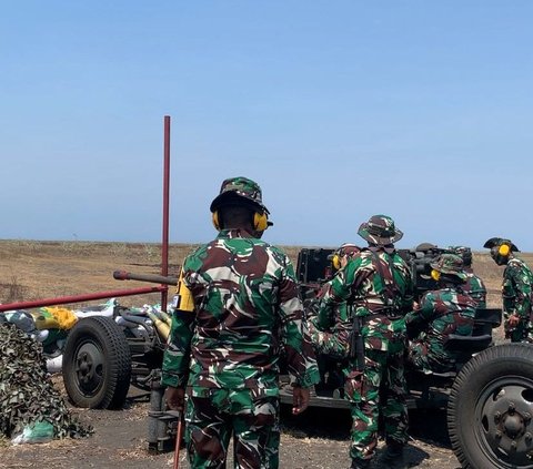 Jenderal TNI Saksikan Prajurit Bombardir Dua Pesawat Musuh