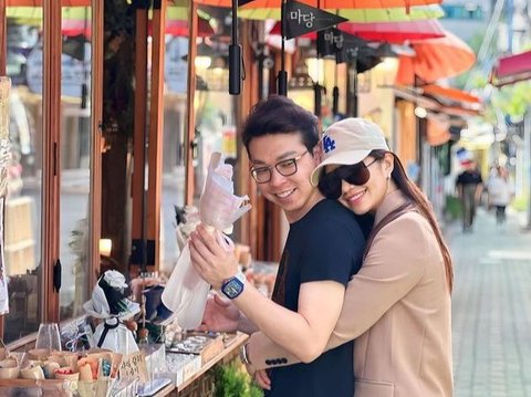 7 Foto Mesra dr. Richard Lee dan Istri Liburan Ke Luar Negeri, Bergaya Ala Kisah Cinta Drakor