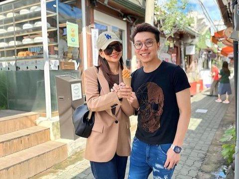 7 Foto Mesra dr. Richard Lee dan Istri Liburan Ke Luar Negeri, Bergaya Ala Kisah Cinta Drakor